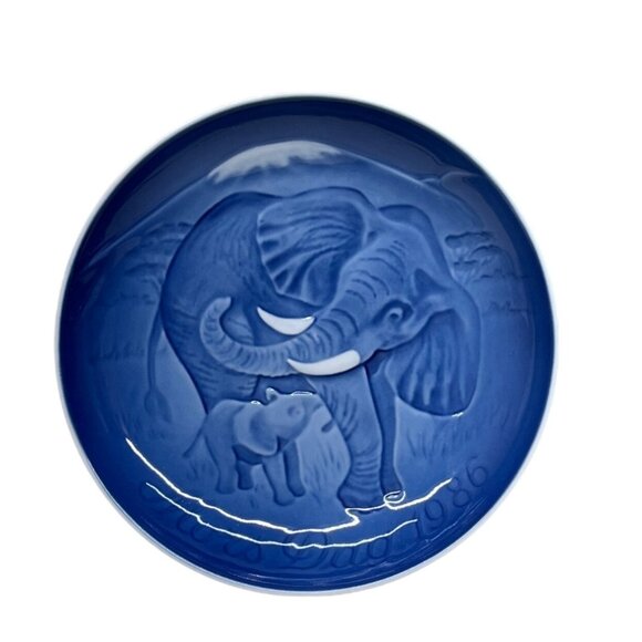 B&G Bing & Grondahl Copenhagen 1986 Mors Day Mother's Day Elephant & Baby Plate - Picture 1 of 4